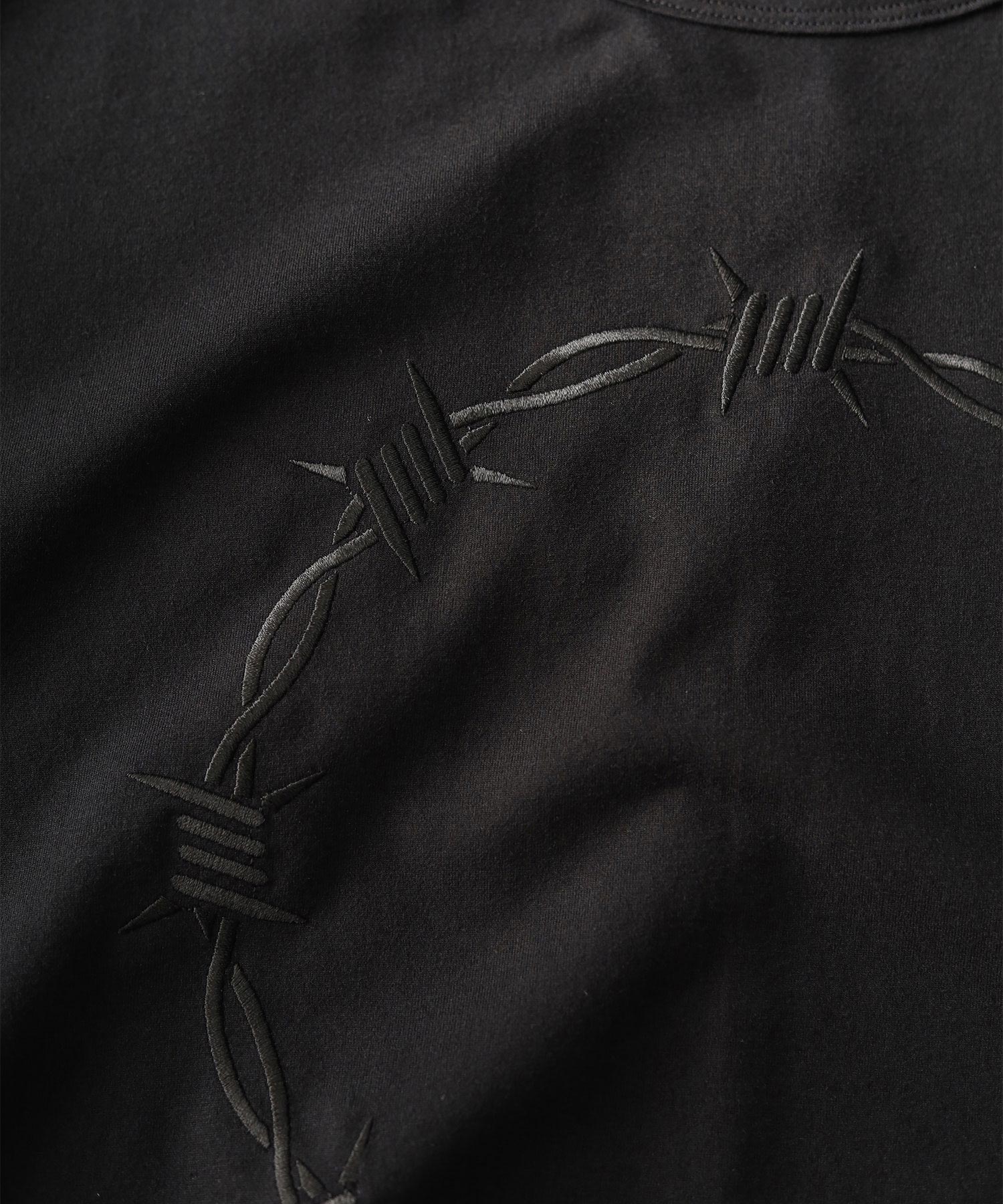"BARBED WIRE"emb. S/S BIG T
