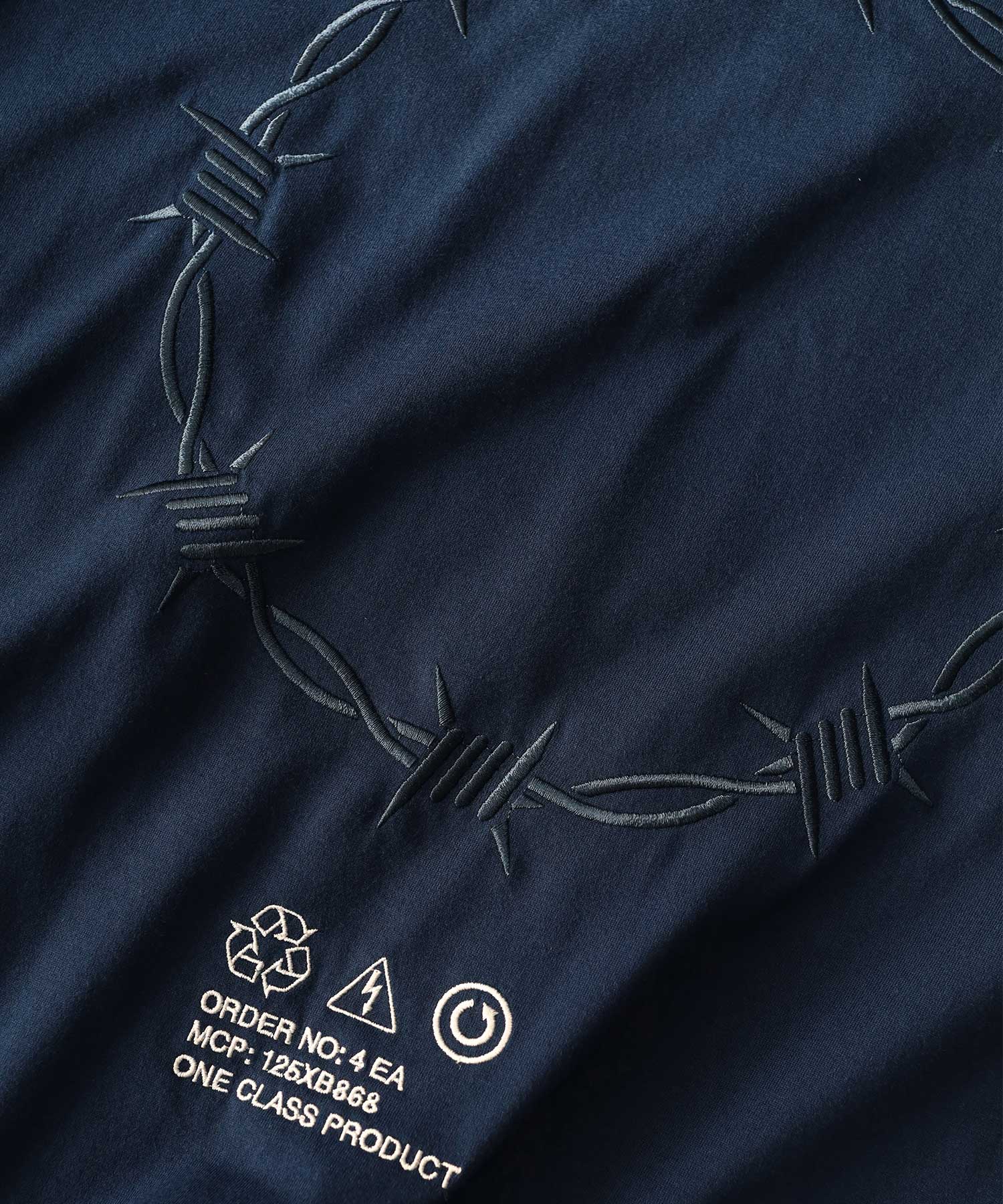 "BARBED WIRE"emb. S/S BIG T
