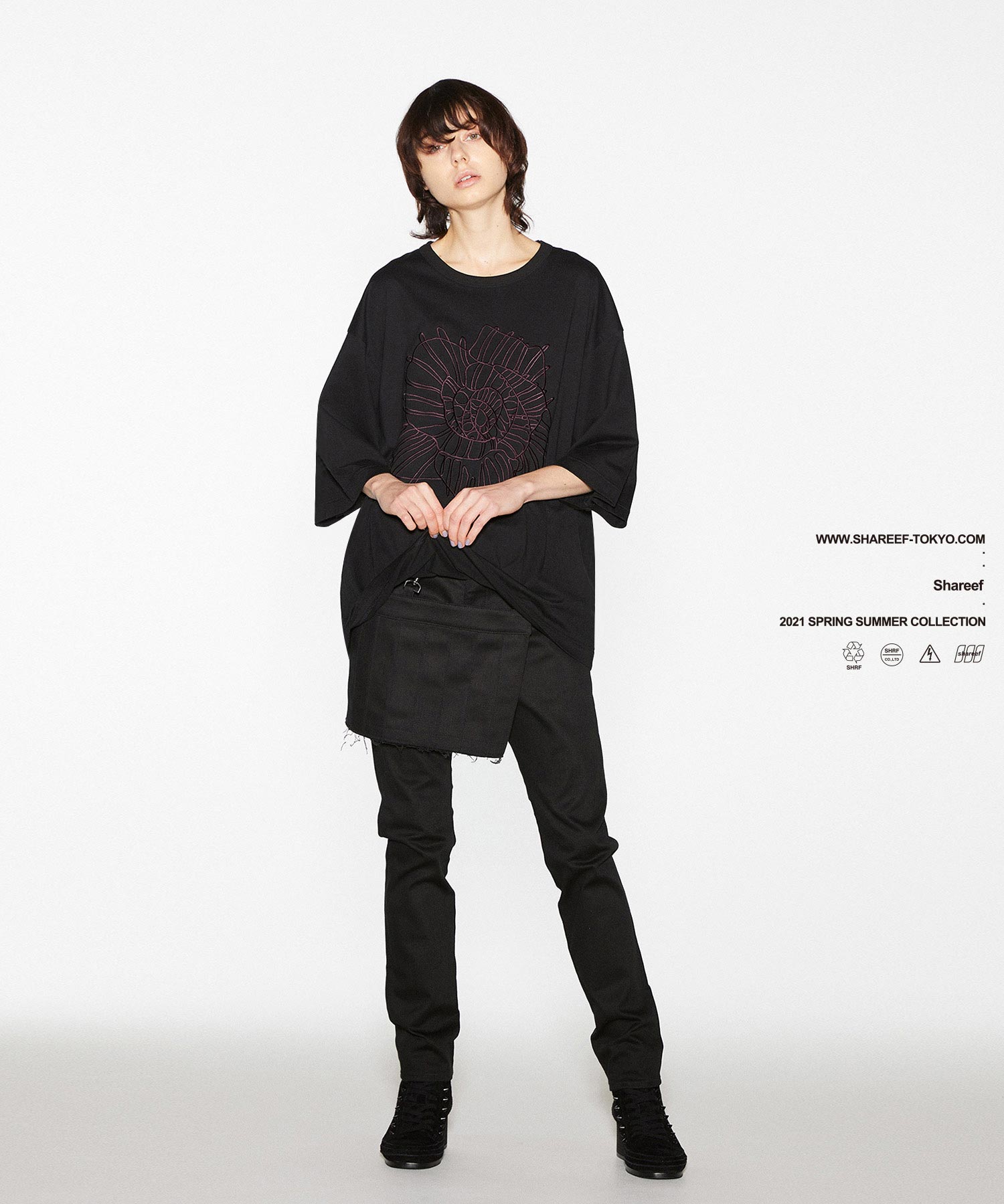 ABSTRACT FLOWERemb. S/S BIG T