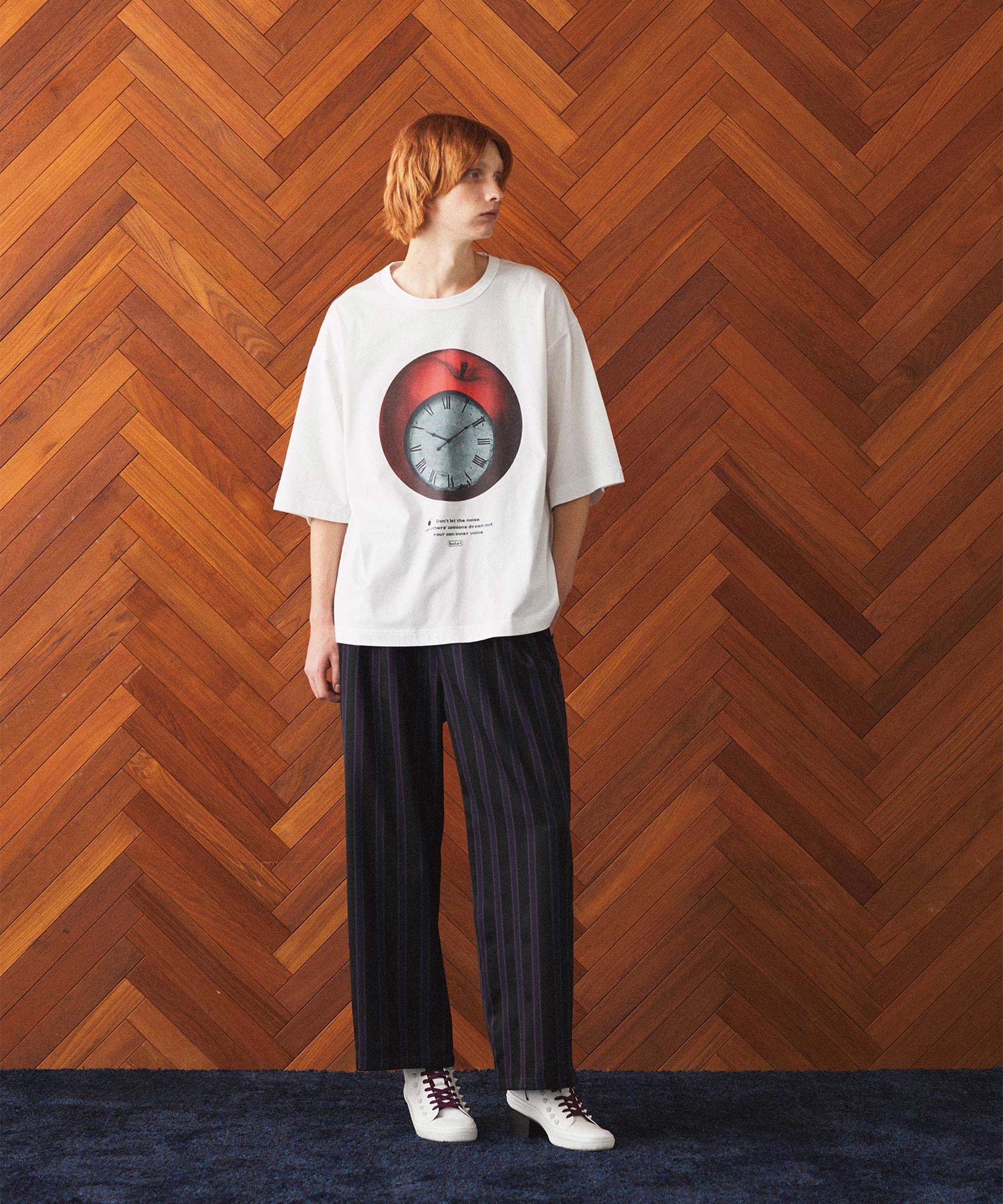 SHAREEF リンゴの芯 グラフィック 長袖シャツ SHAREEF 長袖シャツ 手とリンゴのデザイン